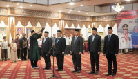 Gubernur Jambi Lantik Lima Pejabat Eselon II, Tekankan Kekompakan Tim dan Integritas